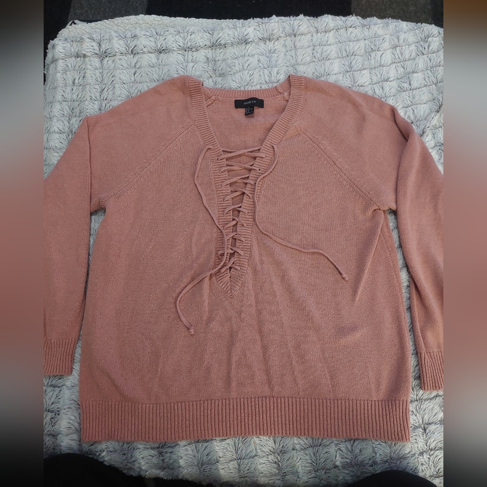 Forever 21 plus‎ 3x lace up sweater